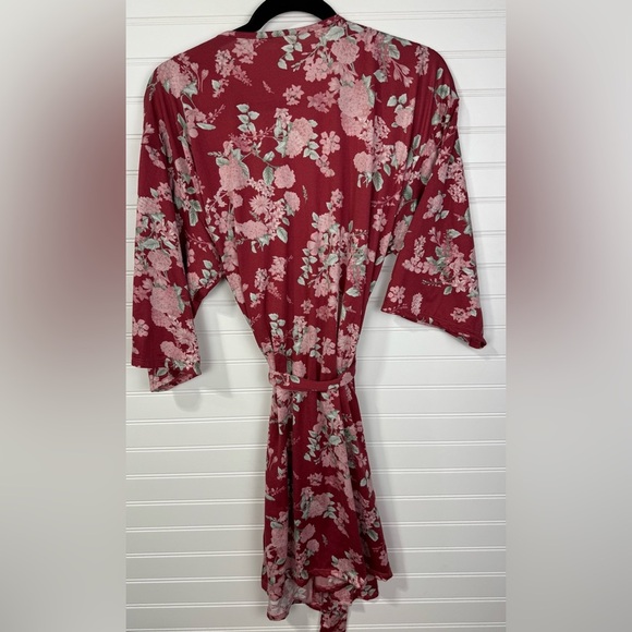 Flora floral bathrobe. Size Small - Picture 2 of 4